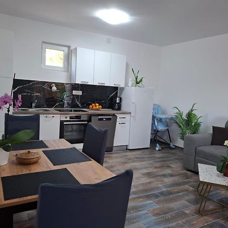 Holiday Home Zeljko,Marija & Jakov スタリグラード エクステリア 写真