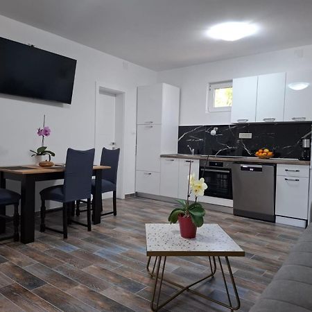 Holiday Home Zeljko,Marija & Jakov スタリグラード エクステリア 写真