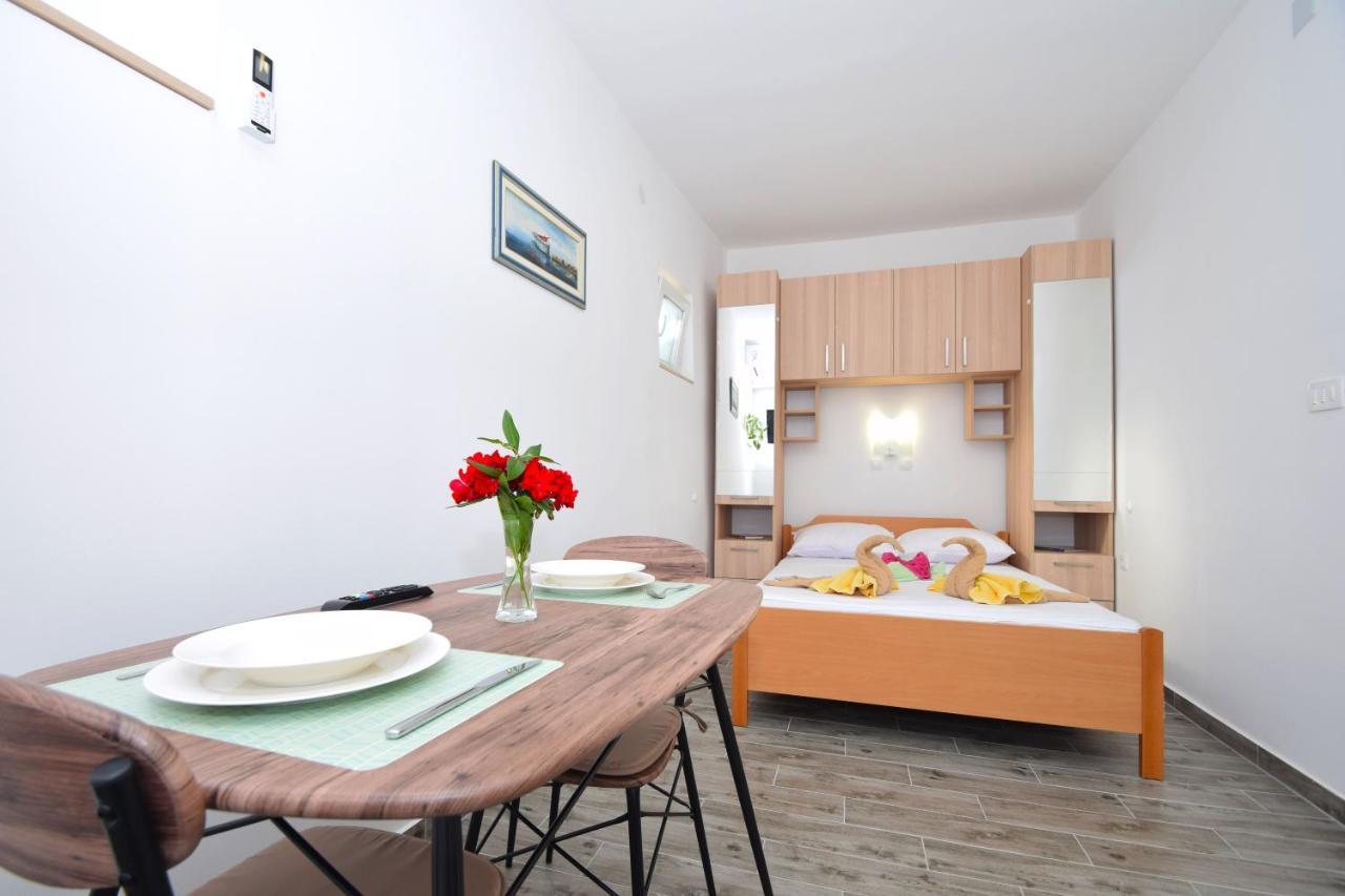 Holiday Home Zeljko,Marija & Jakov スタリグラード エクステリア 写真